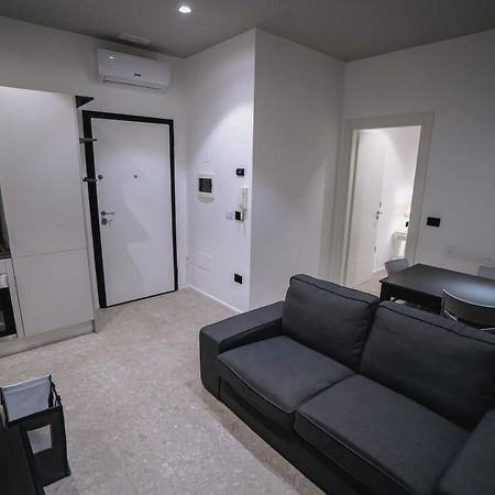 De Luca 6 Apartments Salerno Esterno foto
