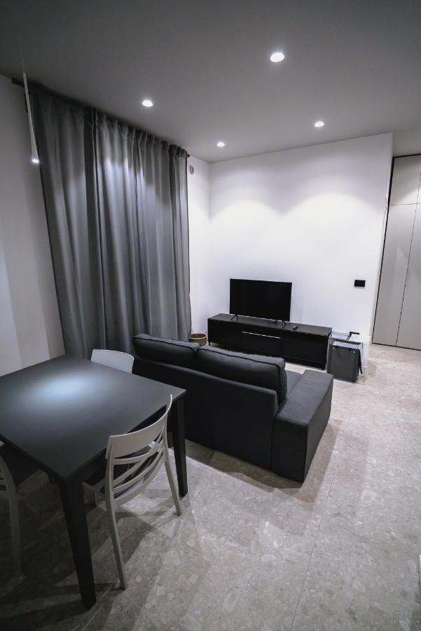 De Luca 6 Apartments Salerno Esterno foto