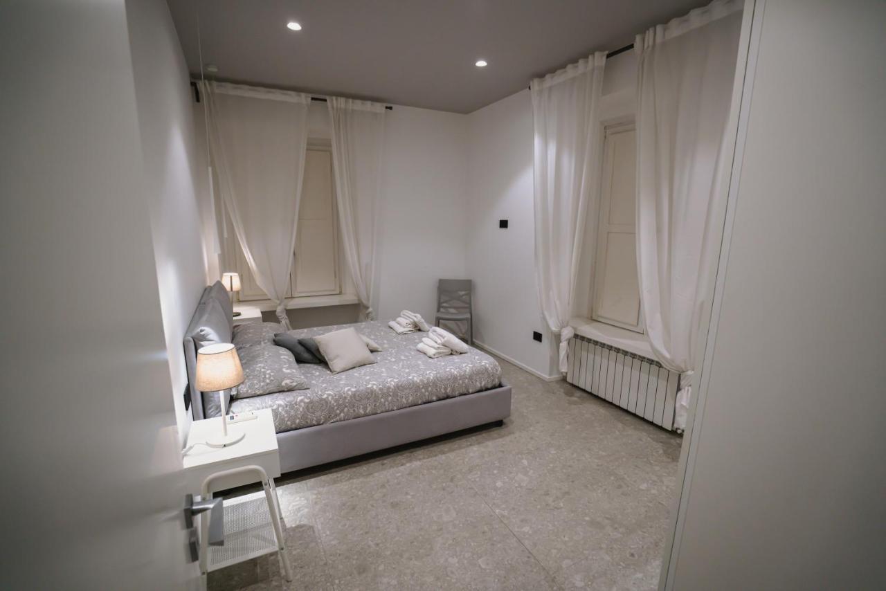De Luca 6 Apartments Salerno Esterno foto