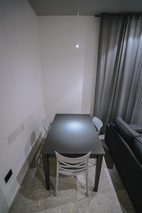 De Luca 6 Apartments Salerno Esterno foto