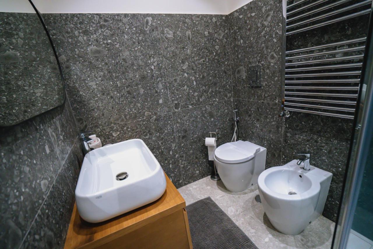 De Luca 6 Apartments Salerno Esterno foto
