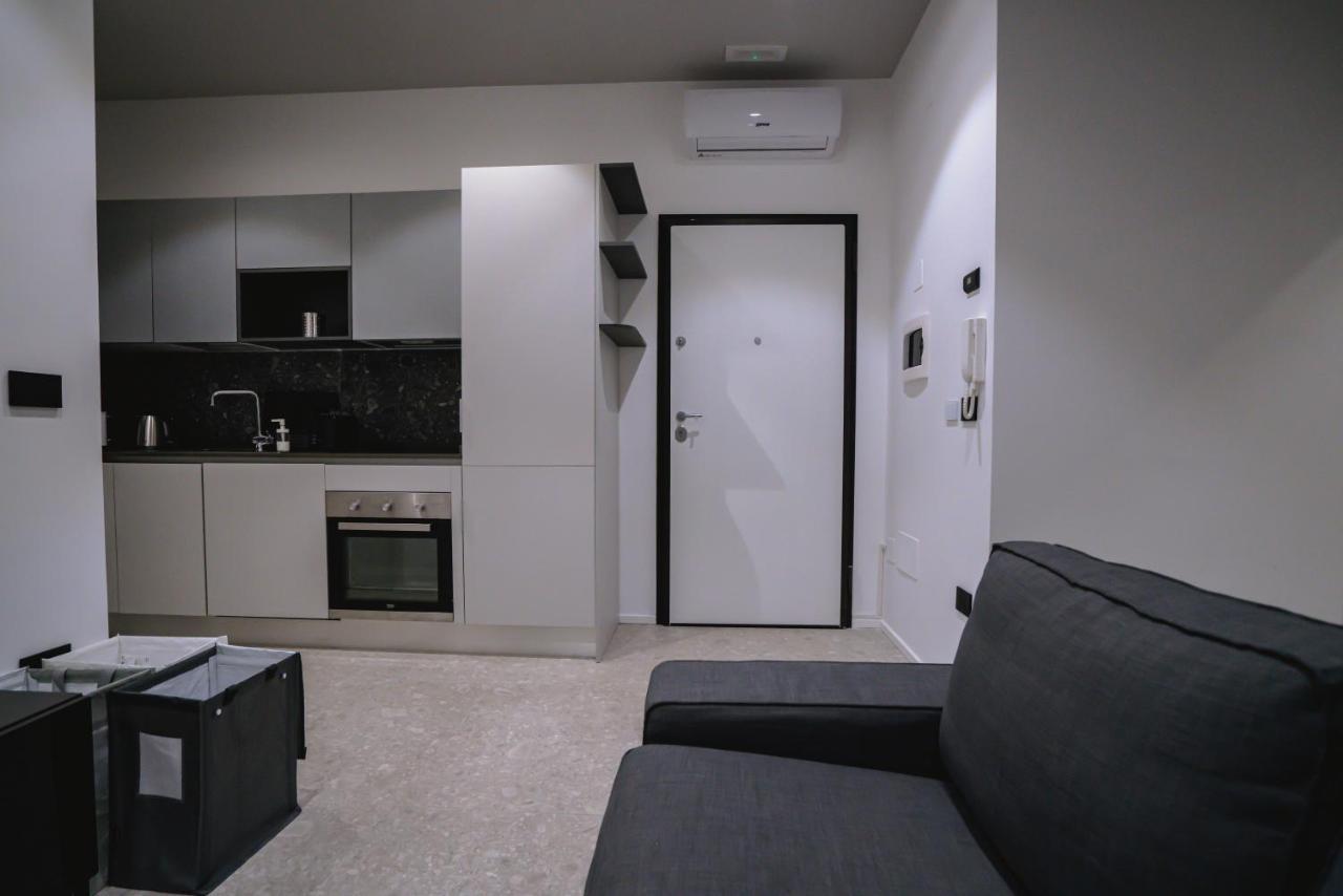 De Luca 6 Apartments Salerno Esterno foto