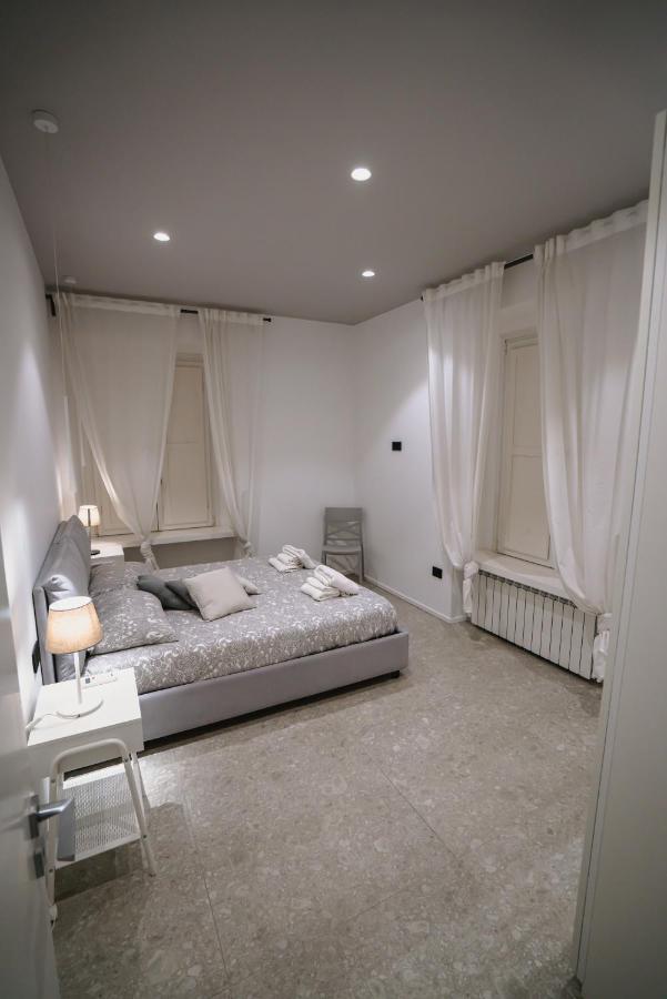 De Luca 6 Apartments Salerno Esterno foto