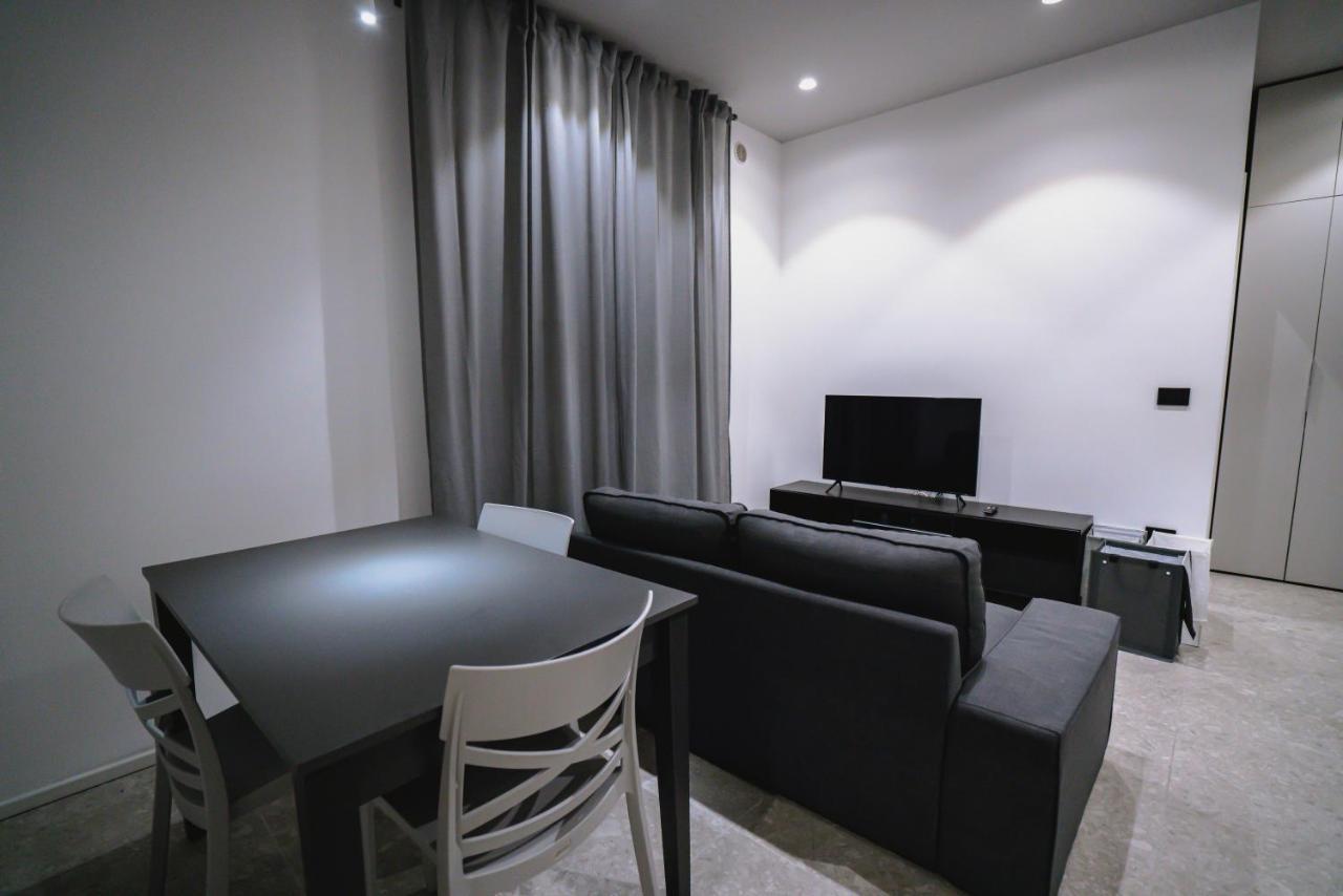 De Luca 6 Apartments Salerno Esterno foto