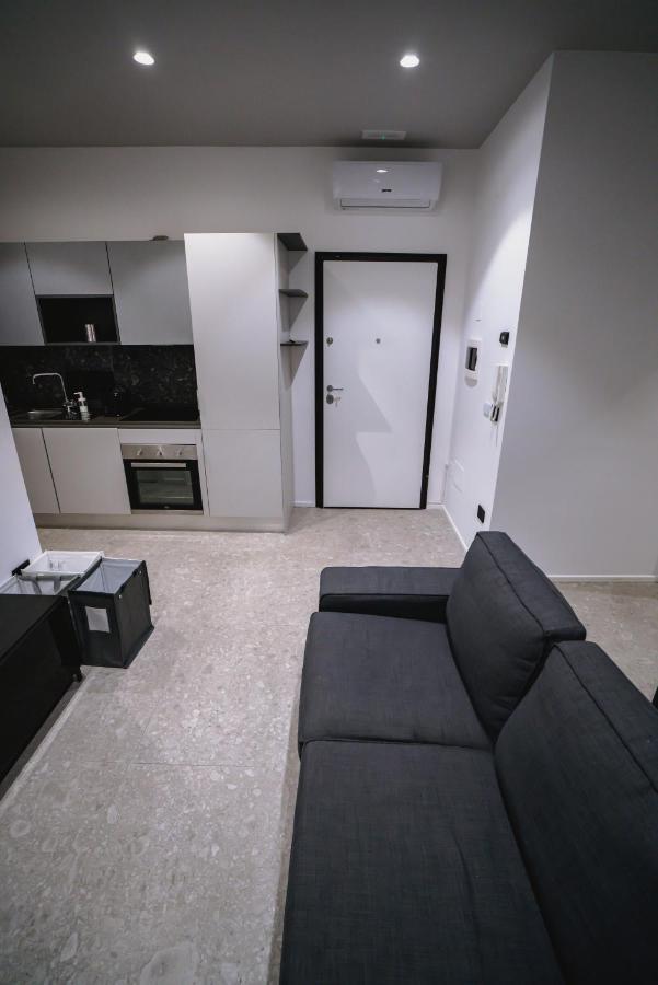 De Luca 6 Apartments Salerno Esterno foto
